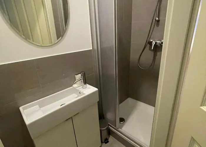 Cozy In 5-monthly Only Apartment